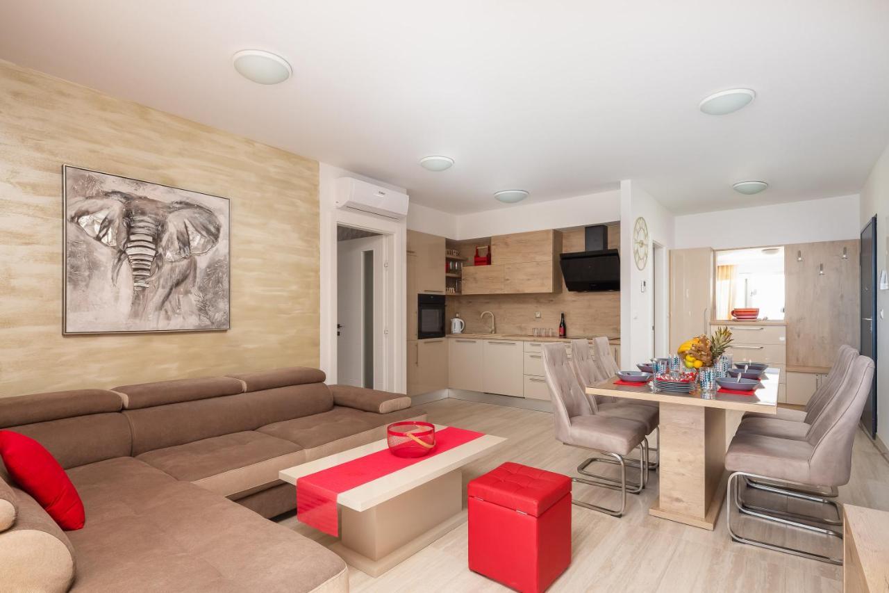 Mintos Luxury Resort Podstrana Bagian luar foto