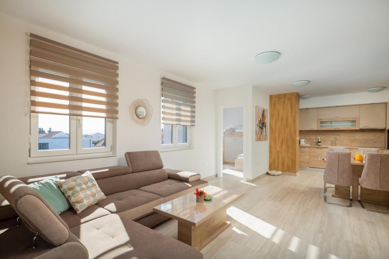 Mintos Luxury Resort Podstrana Bagian luar foto