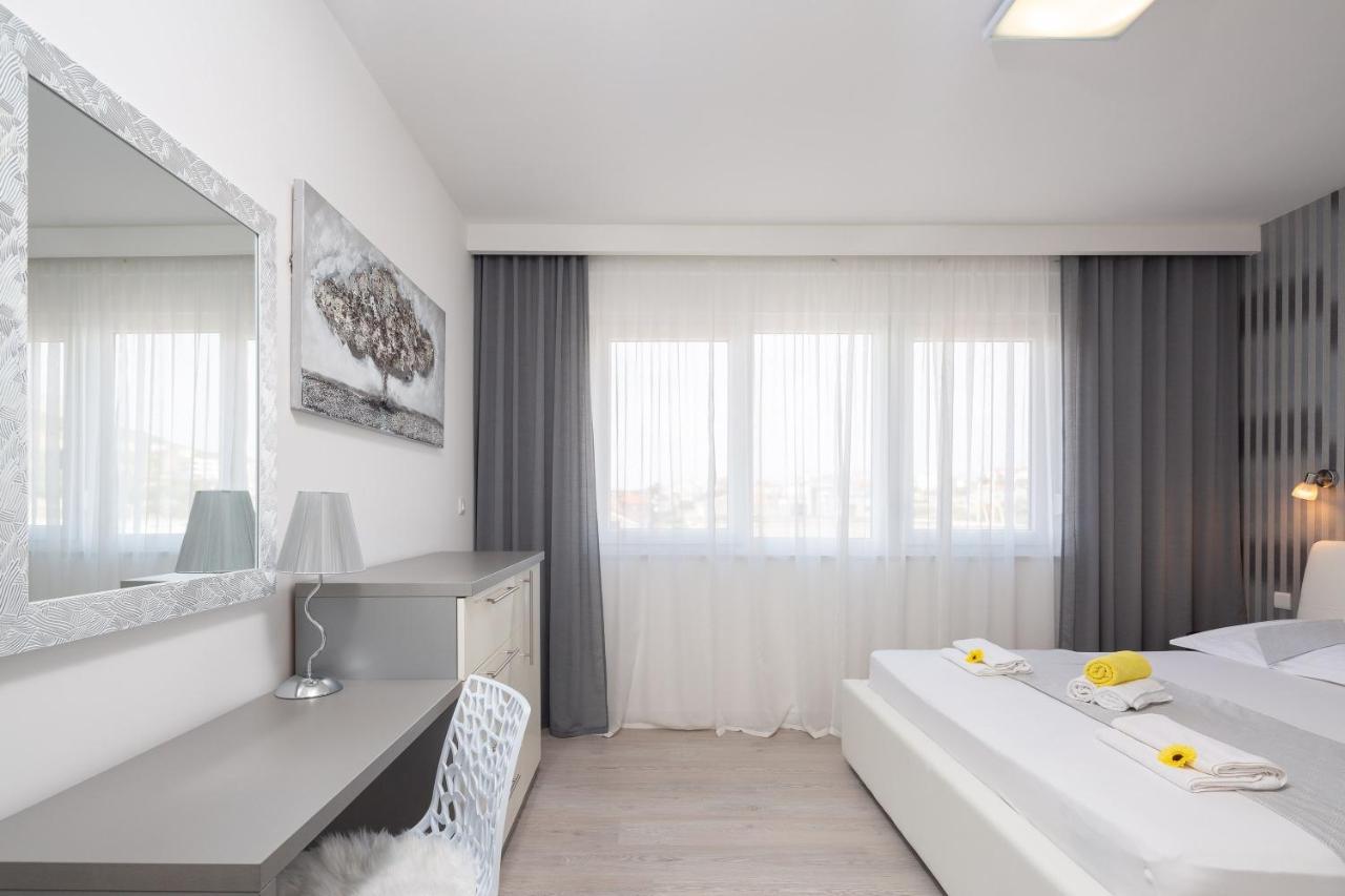 Mintos Luxury Resort Podstrana Bagian luar foto